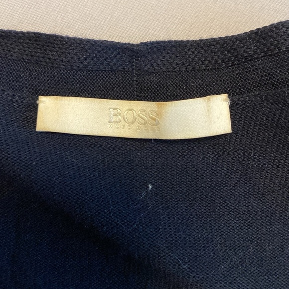 Hugo Boss navy cropped cardigan 100% virgin wool size S - Picture 2 of 6